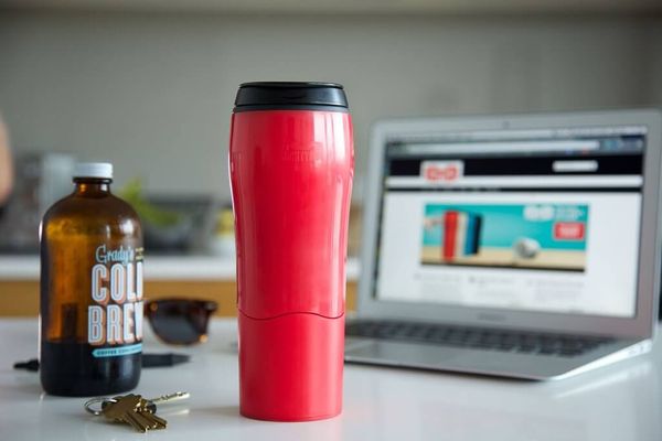 Una solución para los que volcamos todo: Mighty Mug